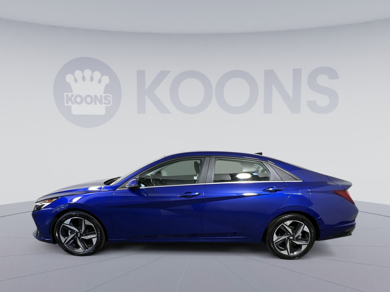Used 2021 Hyundai Elantra Limited w/ Cargo Package image 2