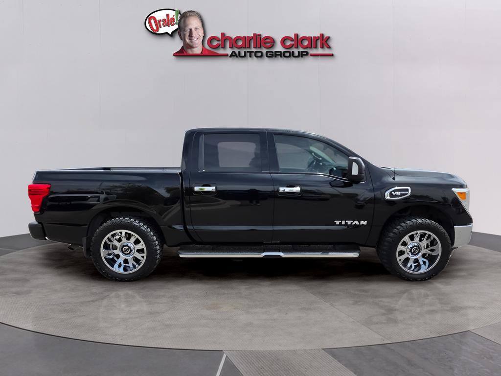 Used 2017 Nissan Titan SV RWD image 7