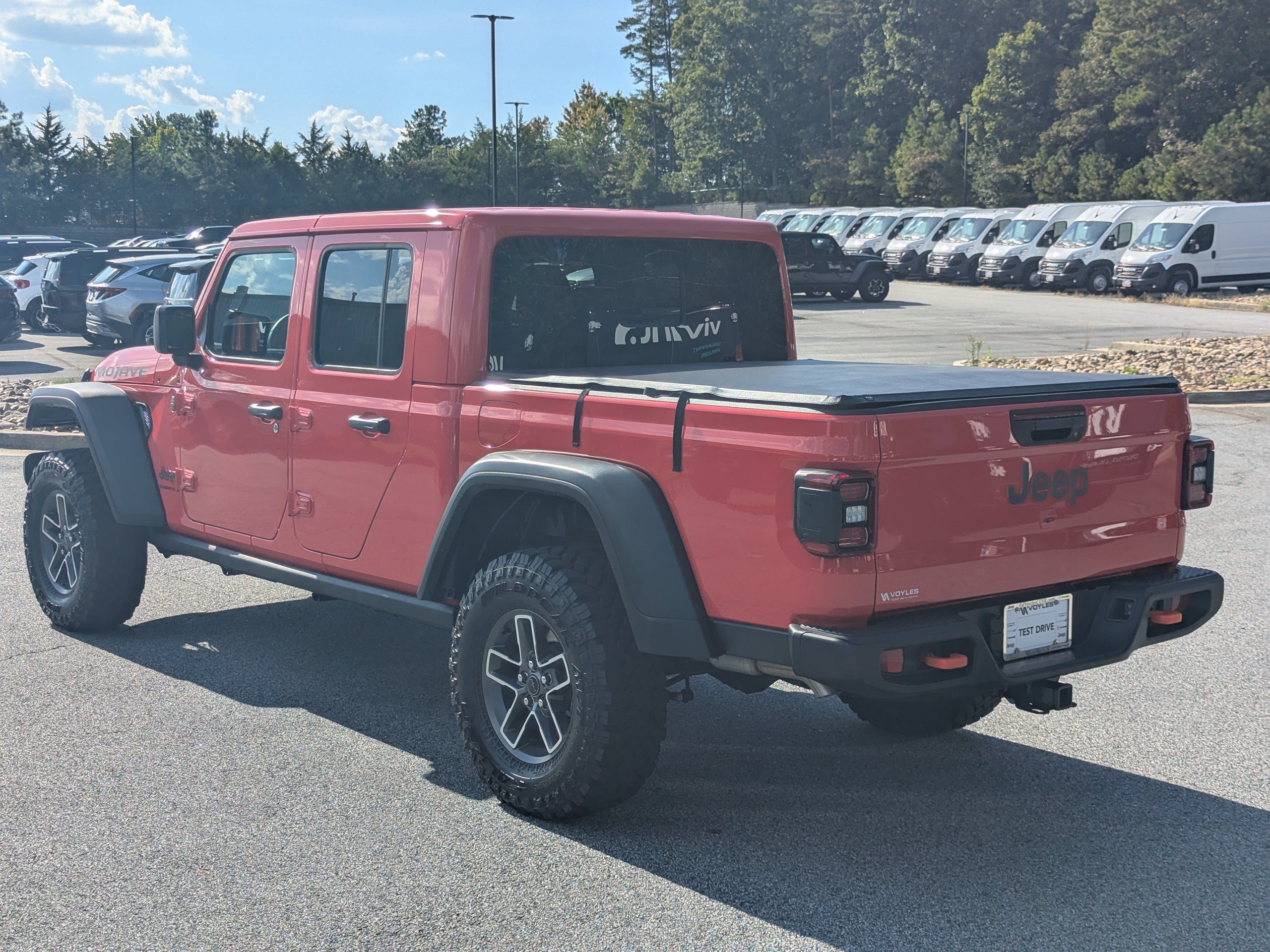 Used 2025 Jeep Gladiator Mojave AWD/4WD image 6
