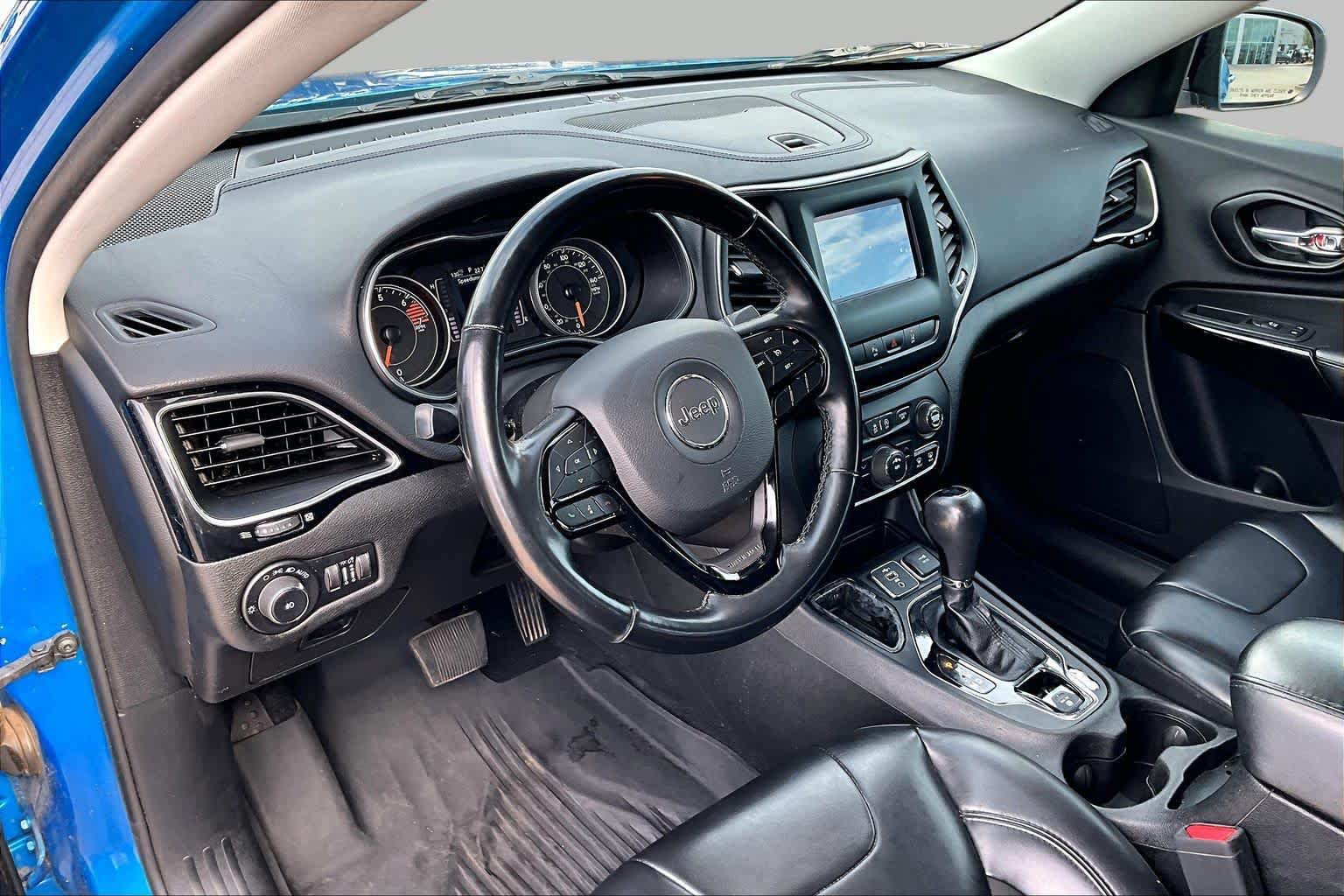 Used 2021 Jeep Cherokee Latitude Plus FWD image 14