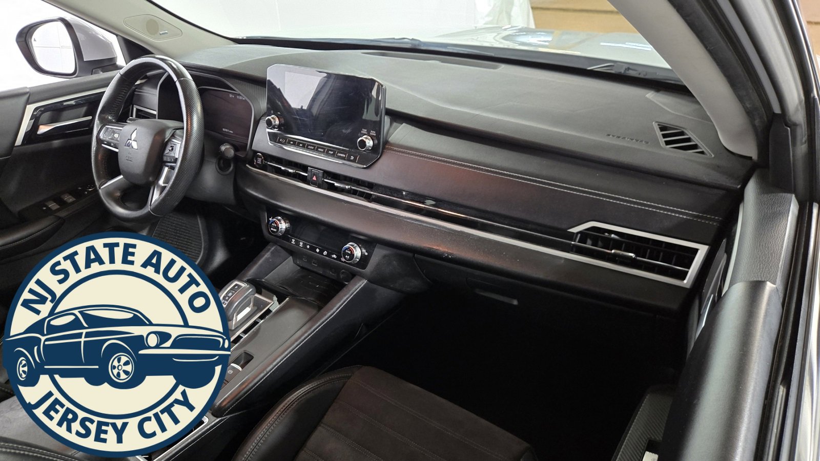 Used 2022 Mitsubishi Outlander SE image 34