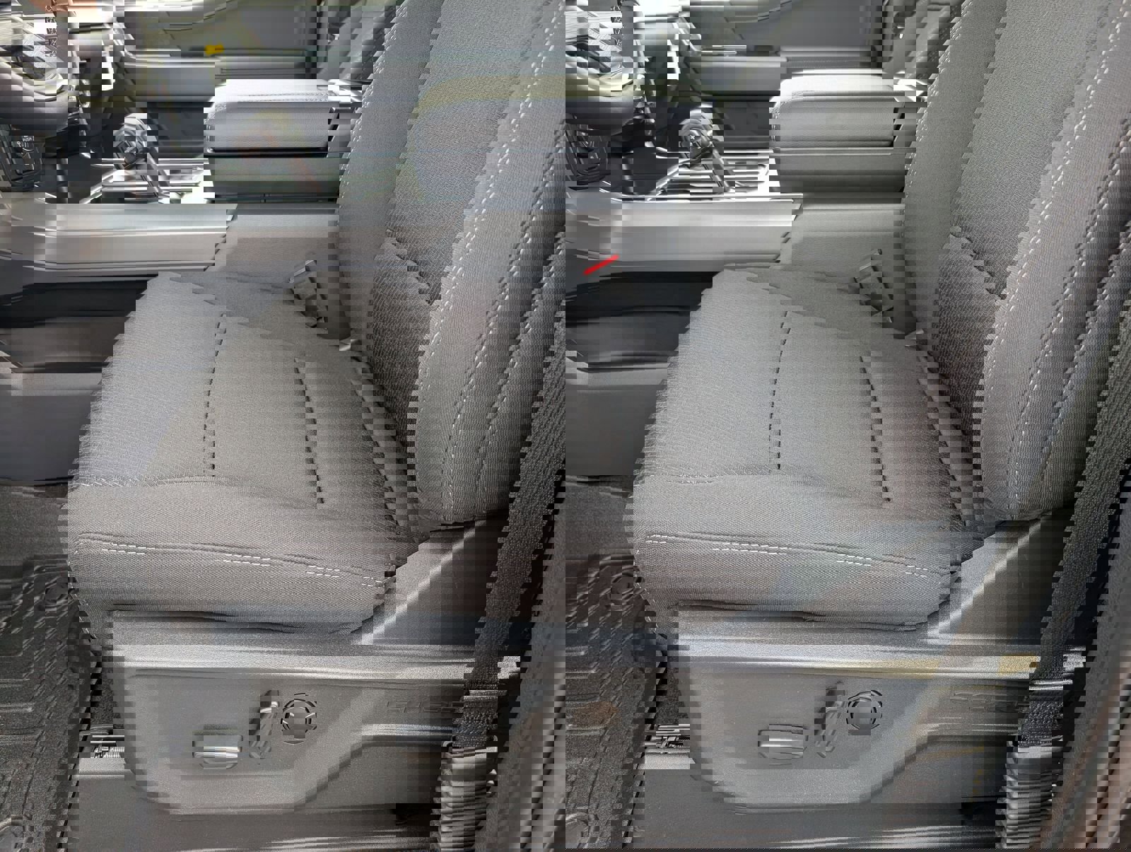 New 2026 Ford F150 XLT w/ Equipment Group 302A MID image 14