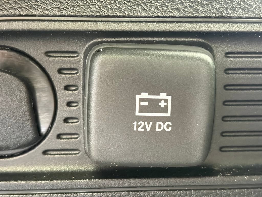 Used 2023 Jeep Grand Cherokee Altitude AWD/4WD image 11