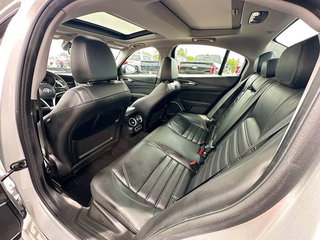 Used 2019 Alfa Romeo Giulia Ti image 4