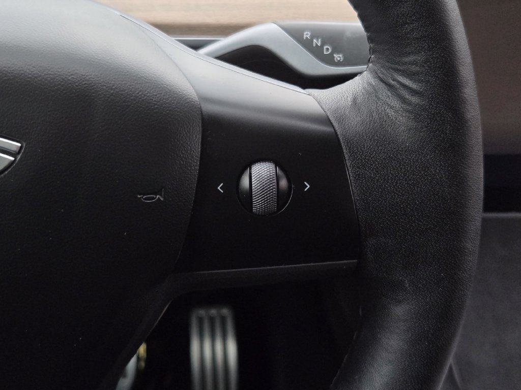 Used 2022 Tesla Model Y Performance AWD/4WD image 23