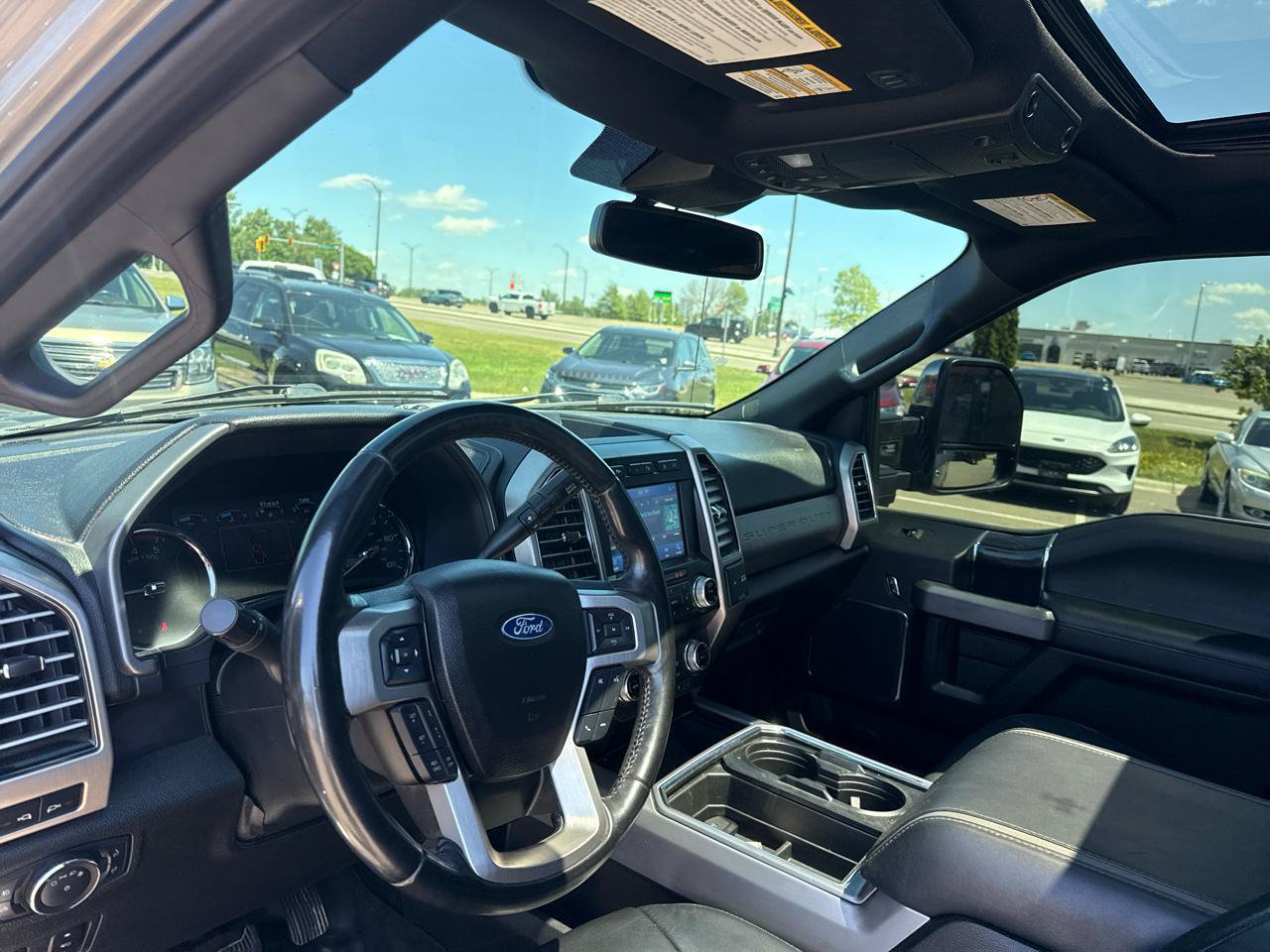 Used 2020 Ford F350 Platinum w/ FX4 Off-Road Package AWD/4WD image 11
