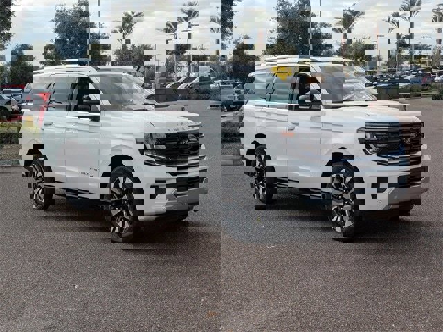 New 2026 Ford Expedition Platinum w/ Driver's Package image 32