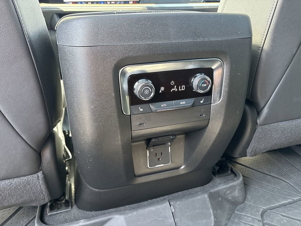 Used 2025 Chevrolet Suburban High Country w/ Sun And Tow Package AWD/4WD image 23