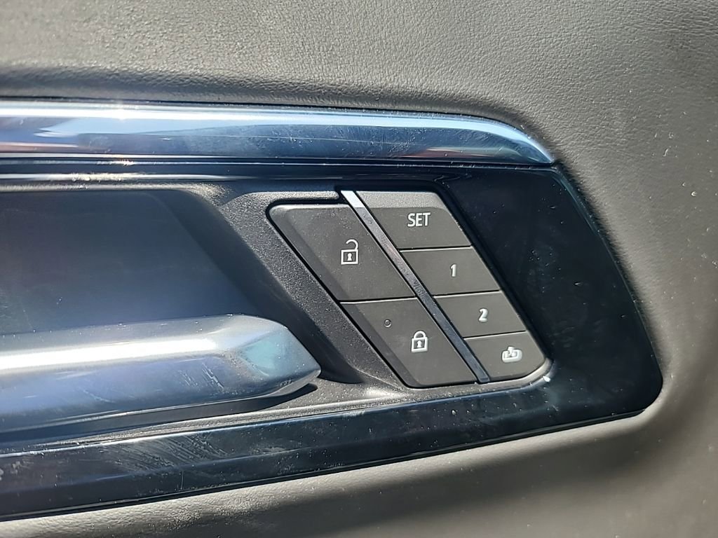 Certified 2025 Chevrolet Suburban Z71 AWD/4WD image 13