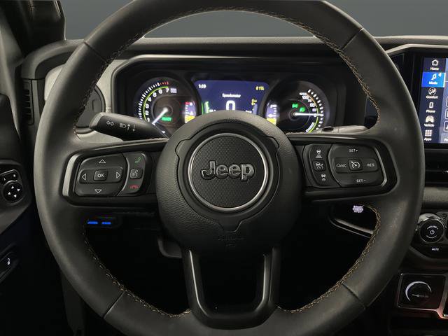 Used 2024 Jeep Wrangler Unlimited image 13