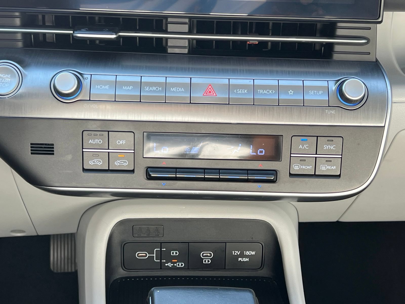 Certified 2024 Hyundai Kona SEL AWD/4WD image 30