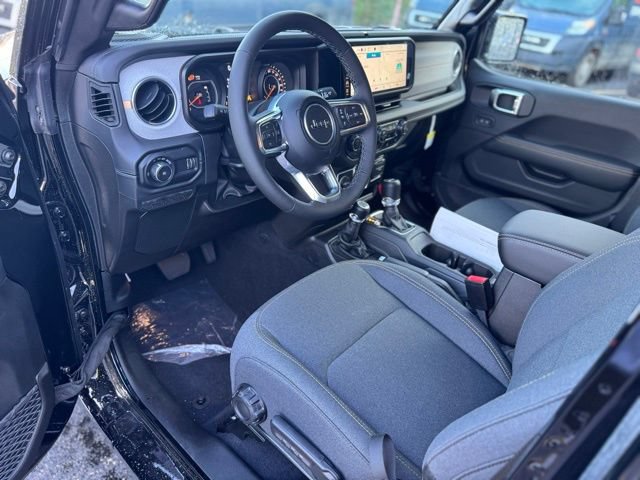 New 2025 Jeep Wrangler Unlimited Sahara AWD/4WD image 16