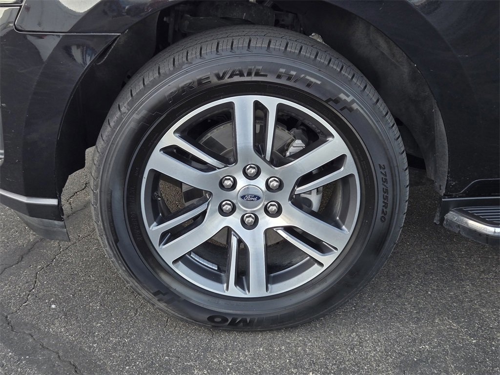 Used 2023 Ford Expedition Limited image 6