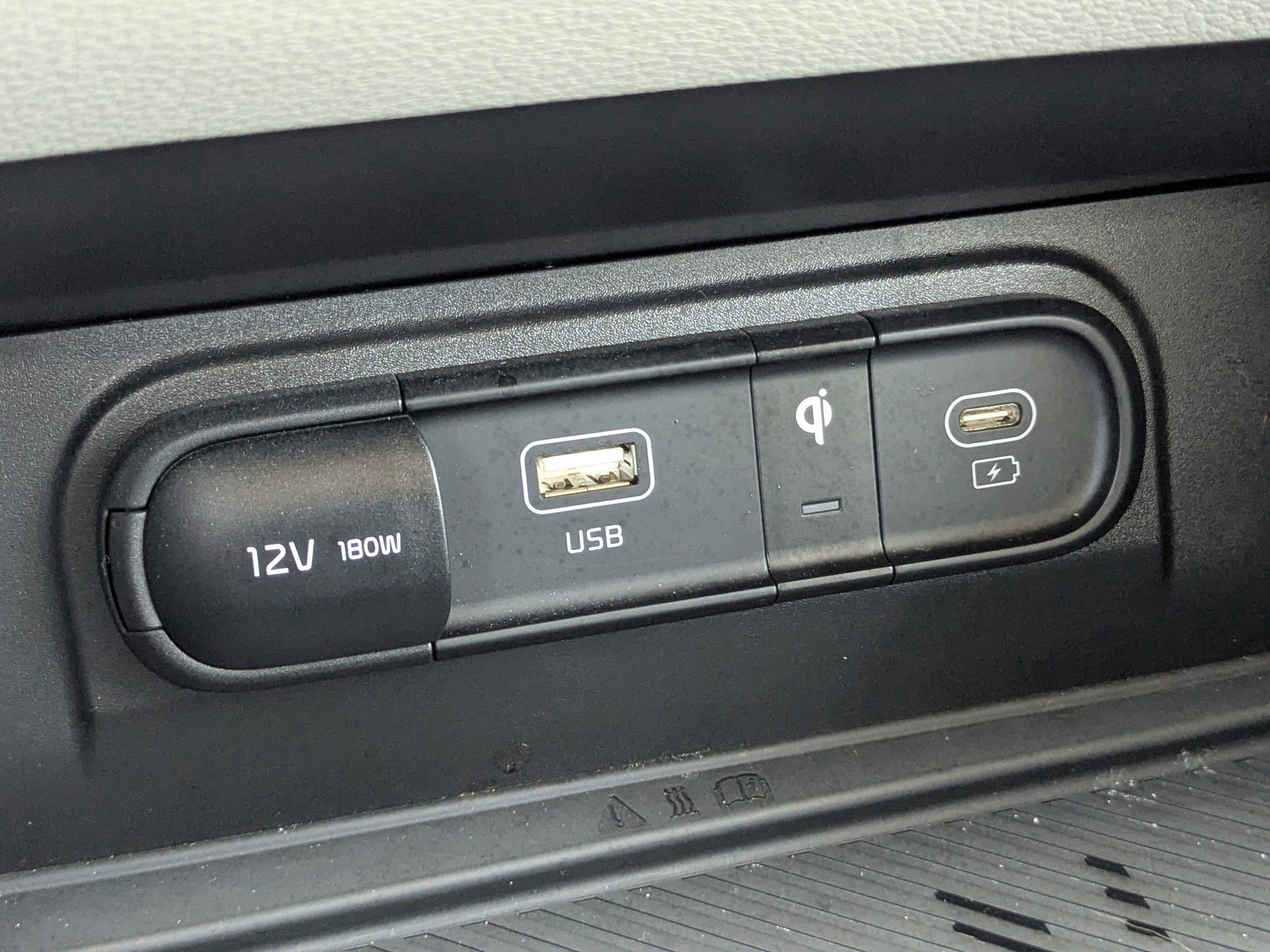 Used 2025 Kia Sportage EX FWD image 22