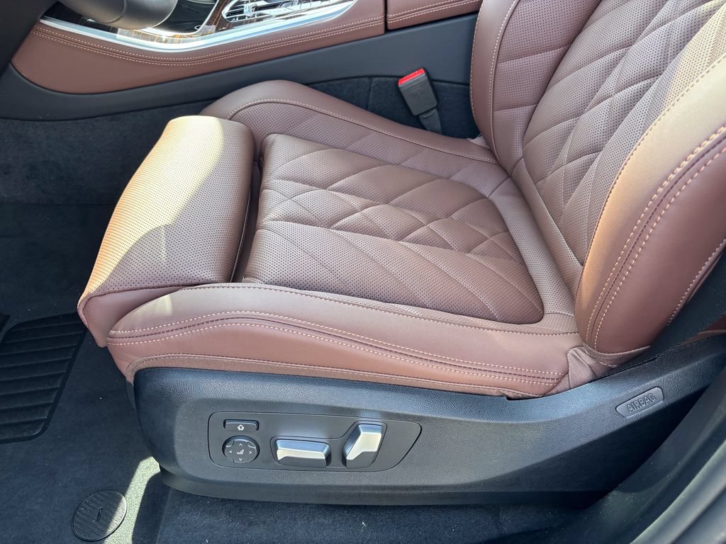 New 2026 BMW X5 xDrive40i w/ M Sport Package AWD/4WD image 17