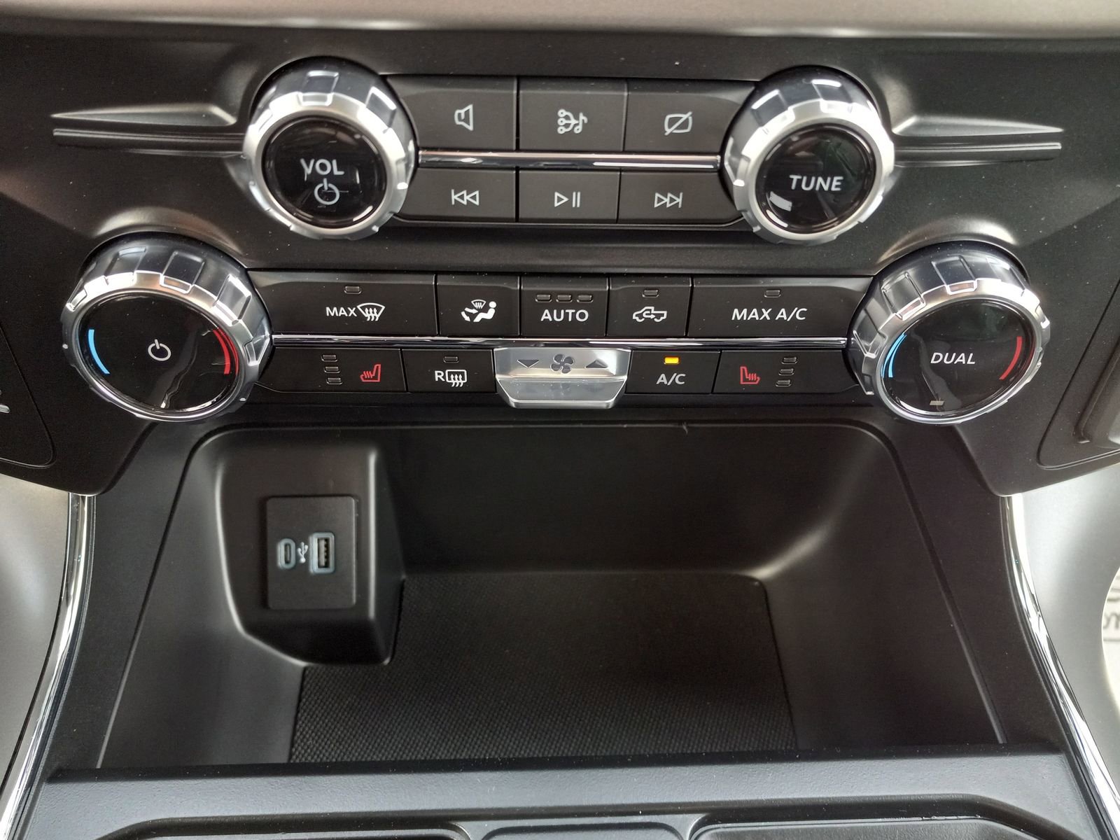 Used 2024 Ford F150 Lightning XLT image 18