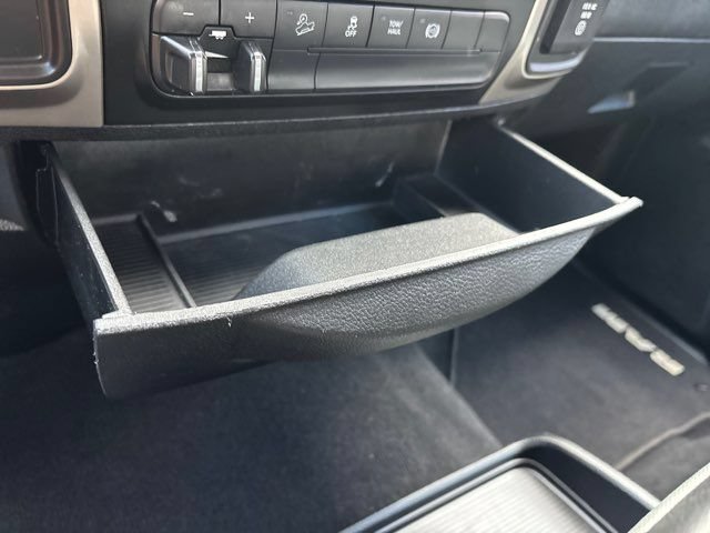 Used 2018 RAM 2500 Laramie w/ Sport Appearance Group AWD/4WD image 37