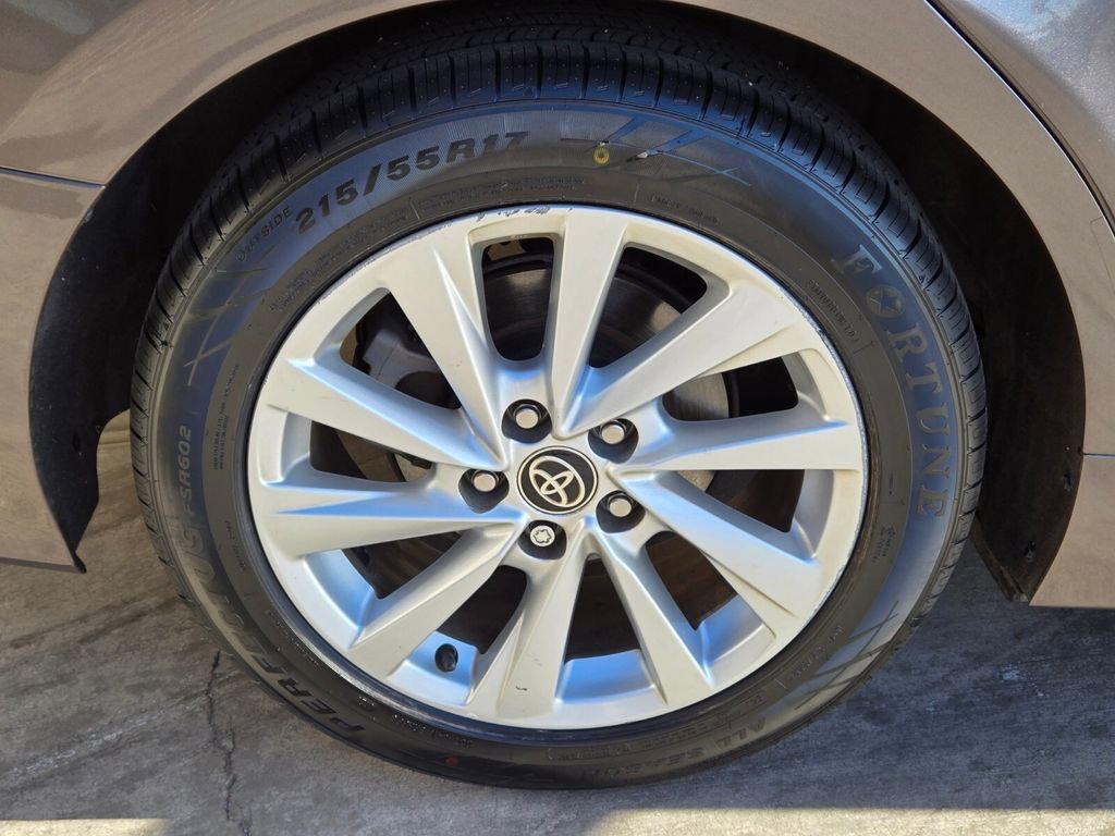 Used 2023 Toyota Camry LE FWD image 9