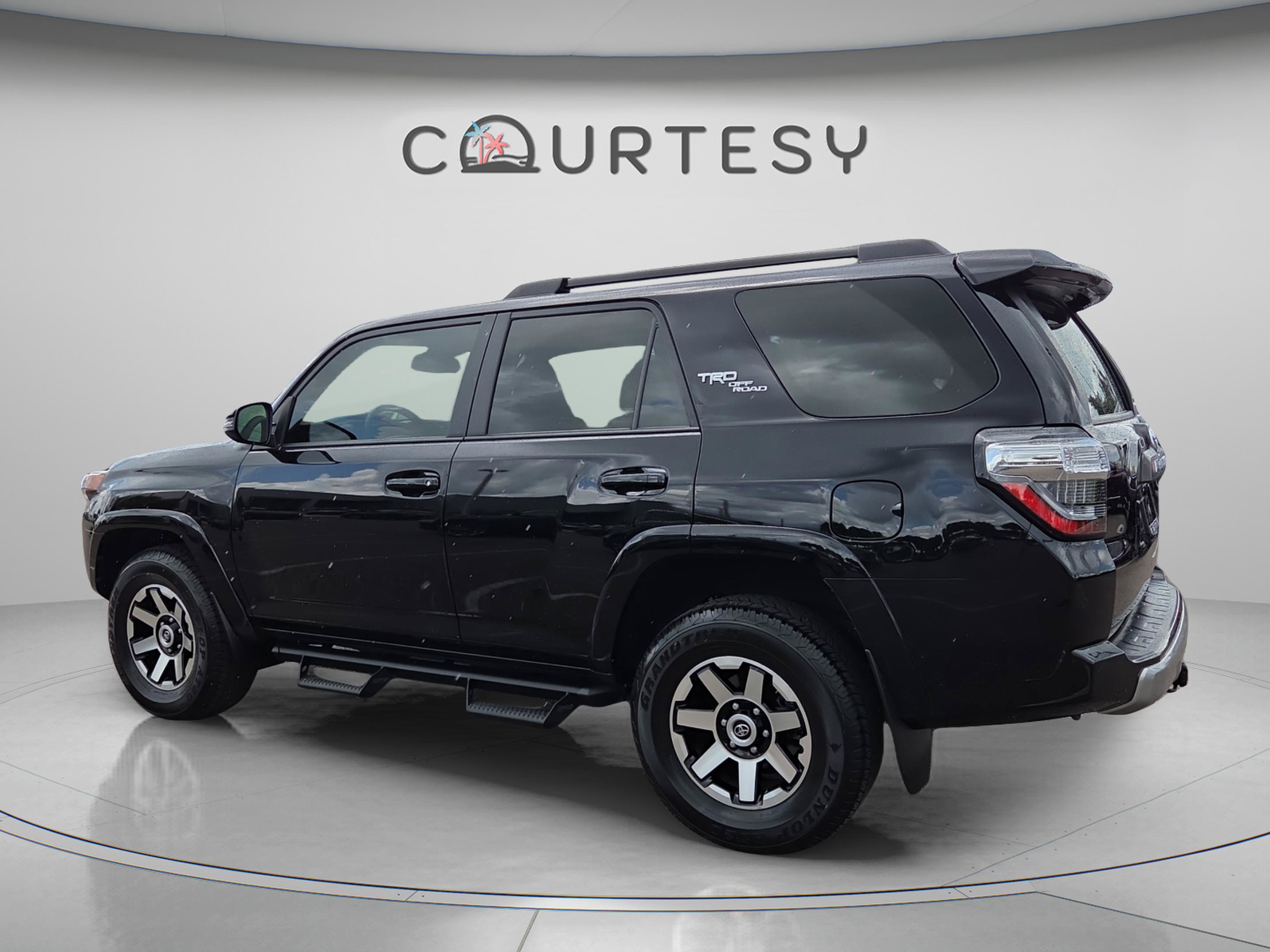 Certified 2021 Toyota 4Runner TRD Off-Road Premium w/ Moonroof Package AWD/4WD image 3