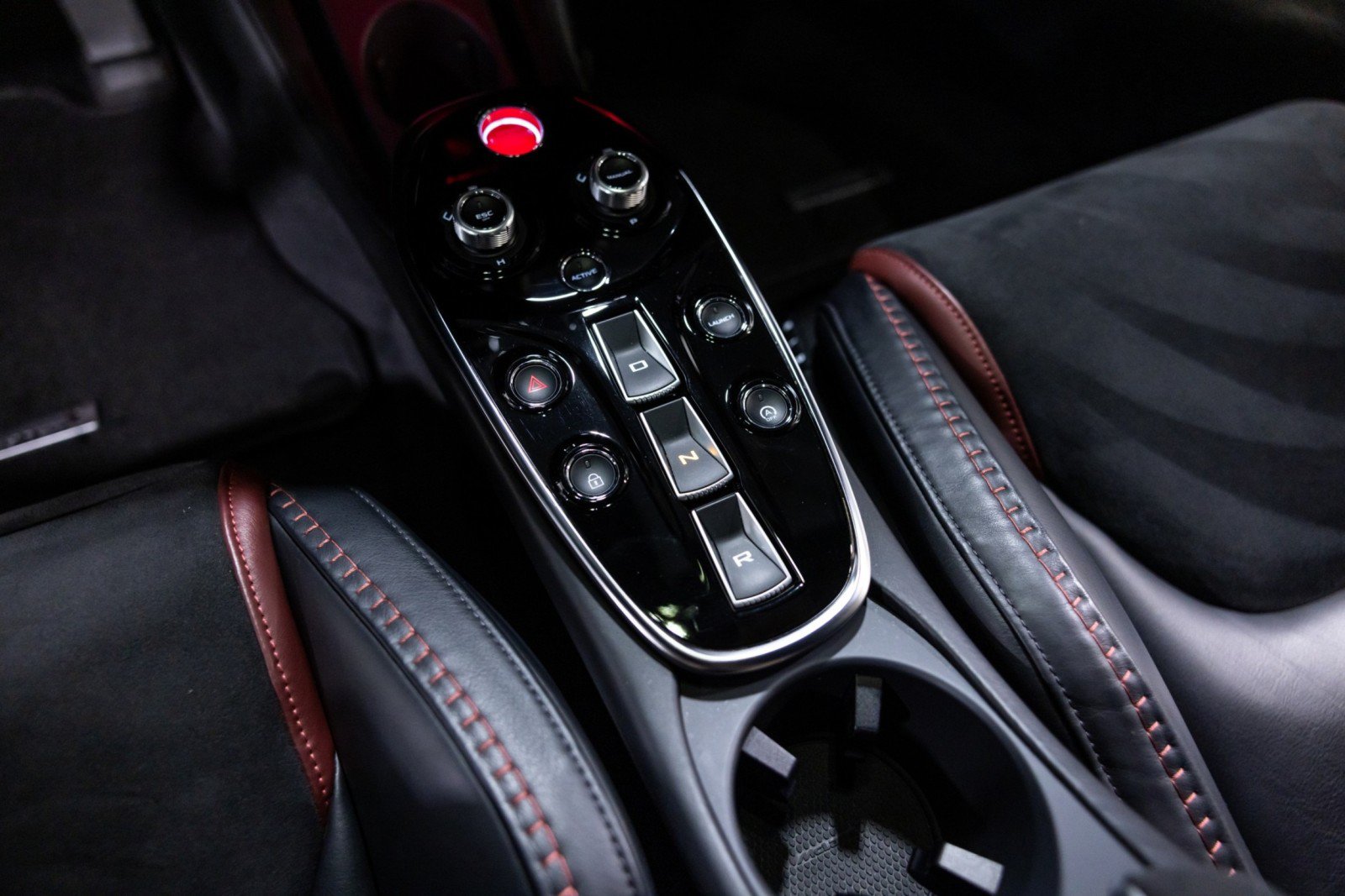 Used 2022 McLaren GT RWD image 39