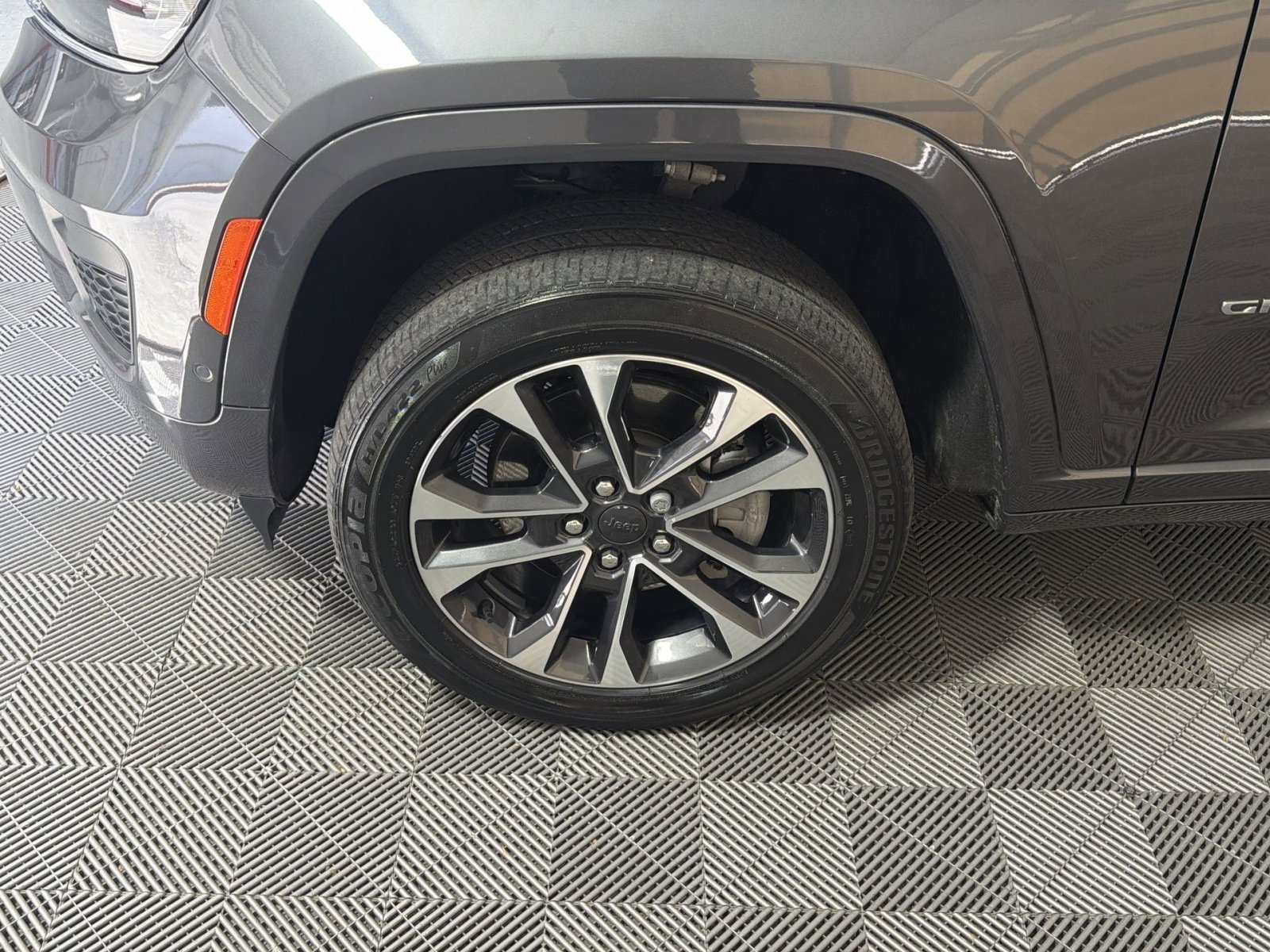 Used 2023 Jeep Grand Cherokee L Overland image 12