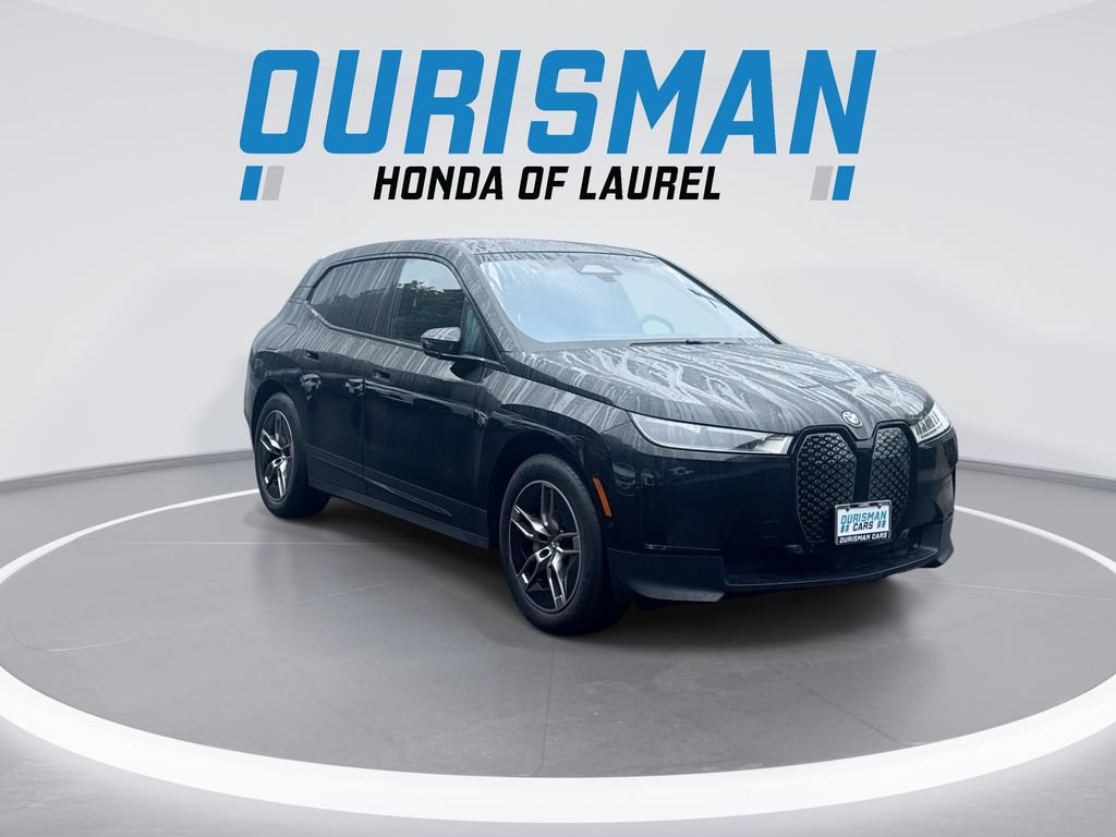 Used 2023 BMW iX xDrive50 AWD/4WD image 2