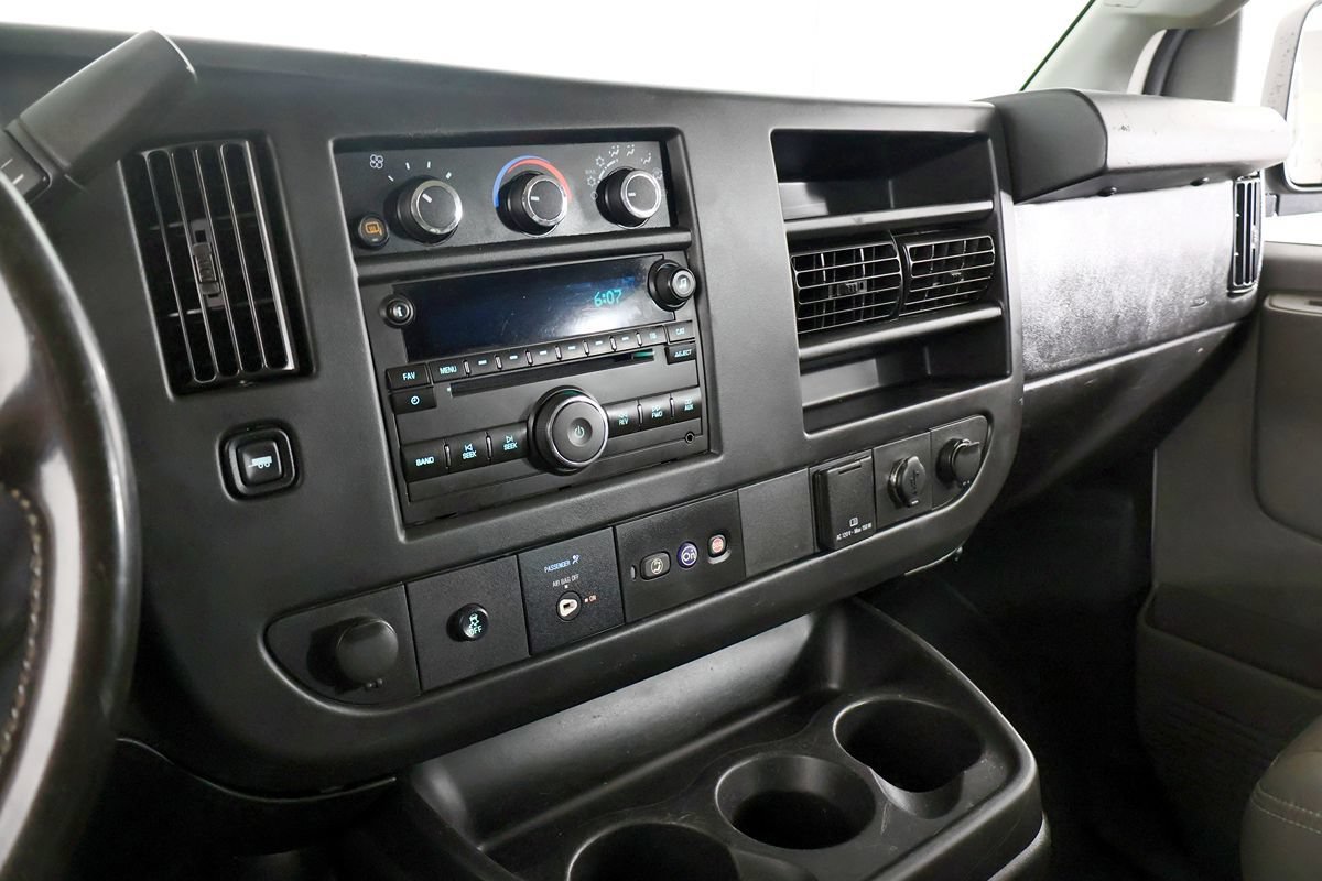 Used 2016 Chevrolet Express 3500 LS RWD image 22