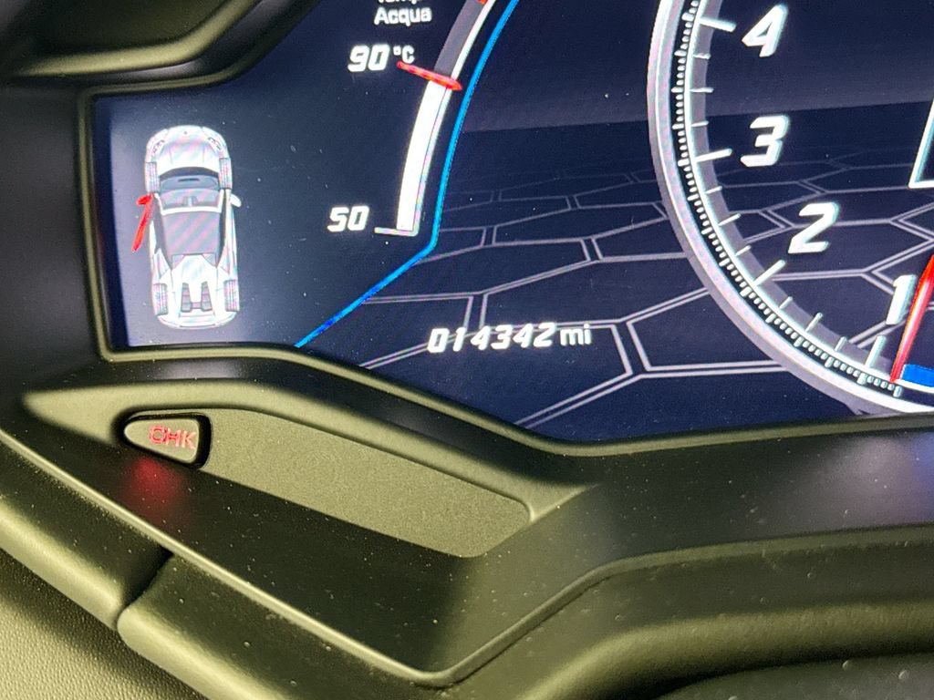 Used 2022 Lamborghini Huracan EVO RWD image 12