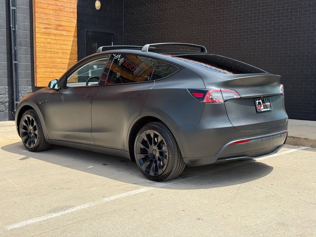 Used 2023 Tesla Model Y Long Range AWD/4WD image 3
