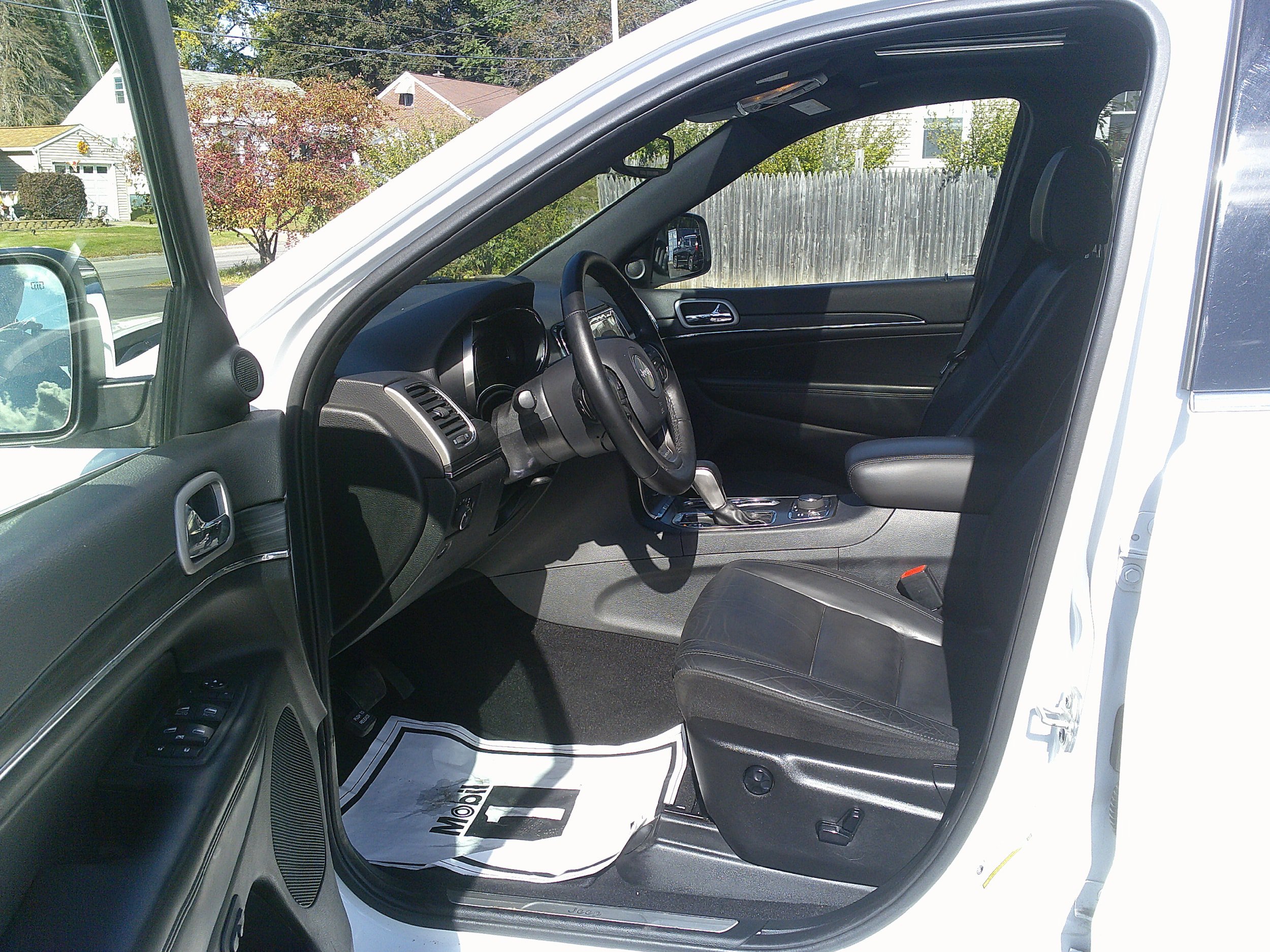 Used 2020 Jeep Grand Cherokee Limited AWD/4WD image 18