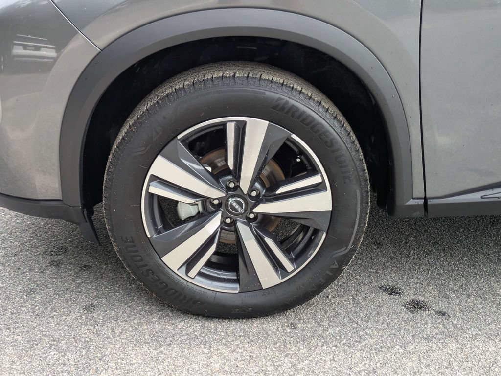 Used 2026 Nissan Rogue SL FWD image 12