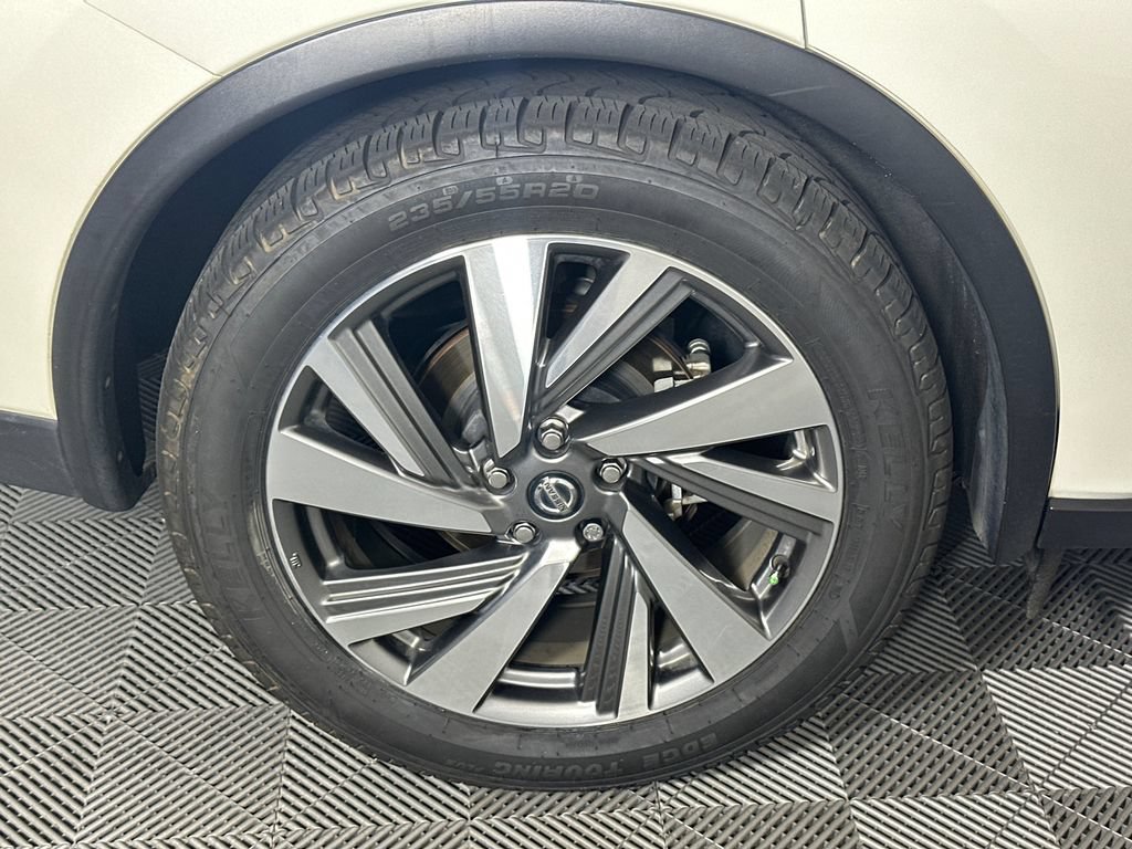 Used 2020 Nissan Murano SL w/ Moonroof Package FWD image 17