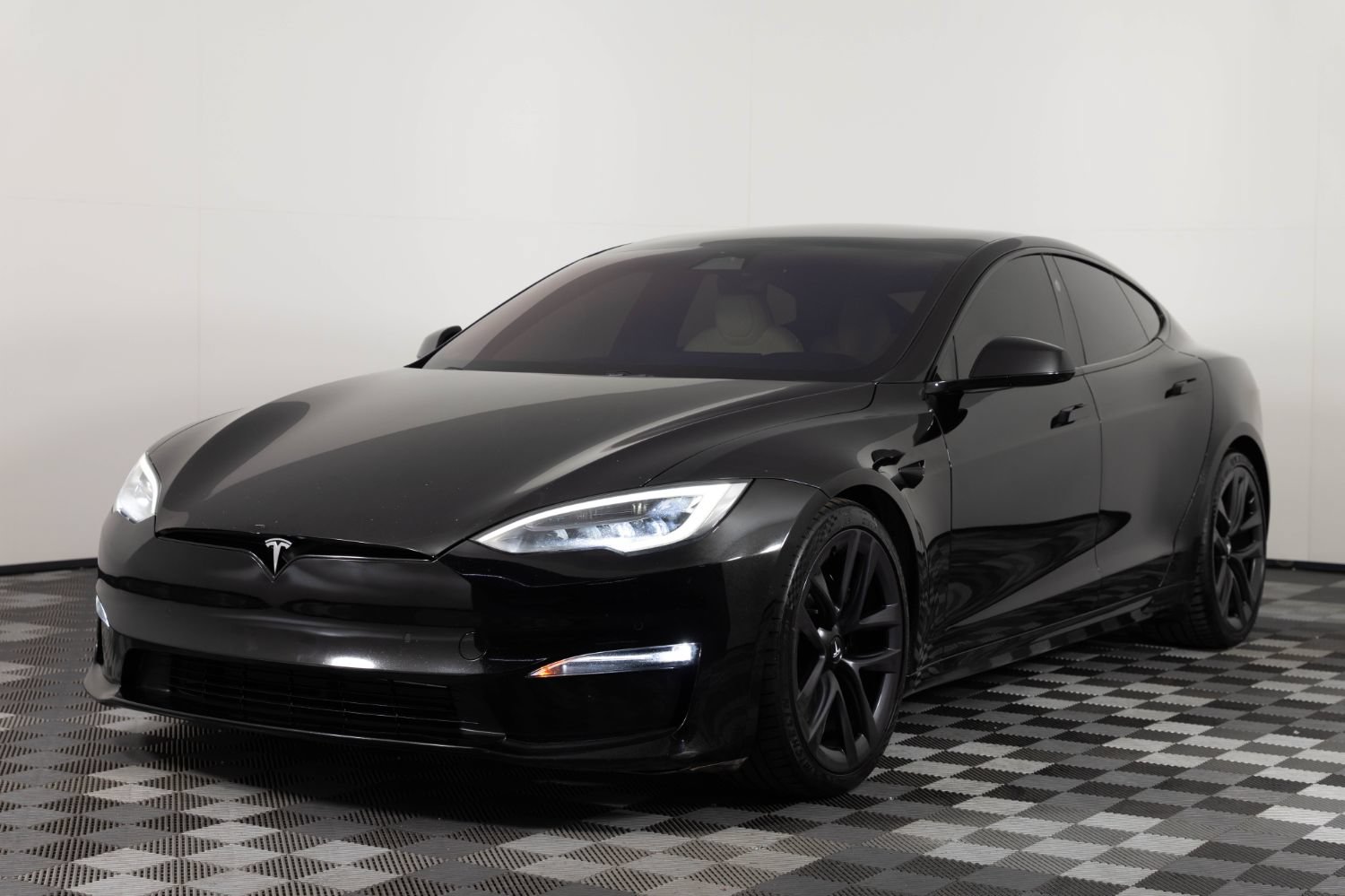 Used 2021 Tesla Model S Plaid AWD/4WD image 2