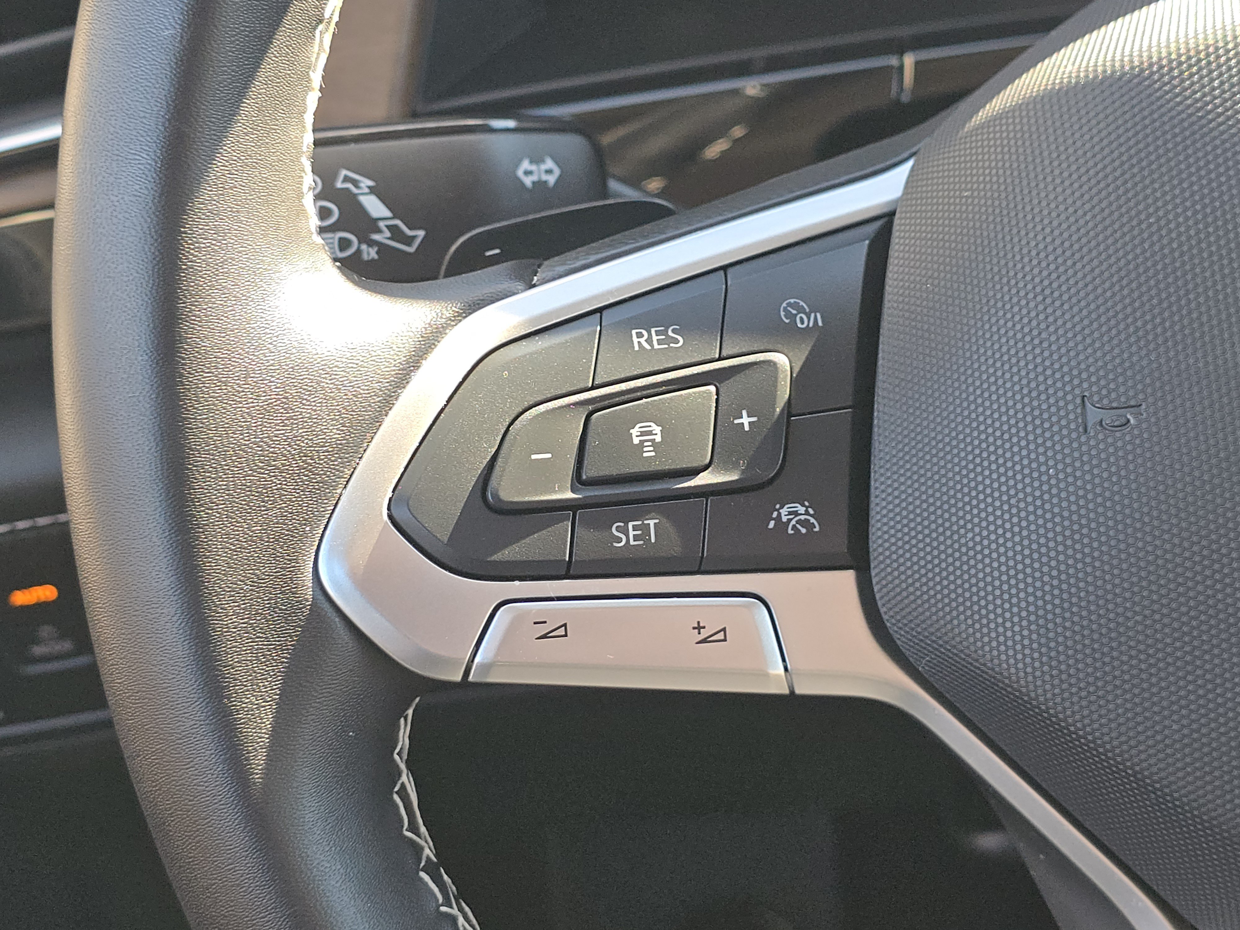 Certified 2025 Volkswagen Atlas SE AWD/4WD image 26