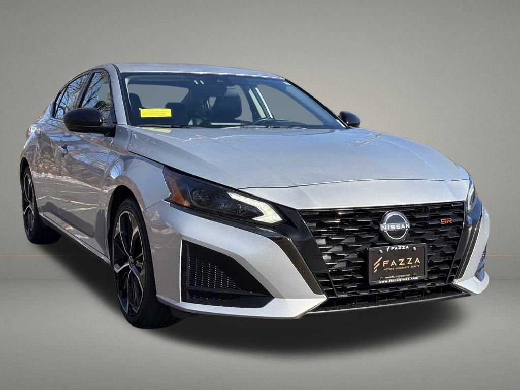 Used 2024 Nissan Altima 2.5 SR image 8