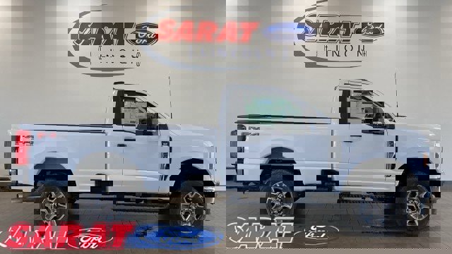 New 2025 Ford F350 XLT