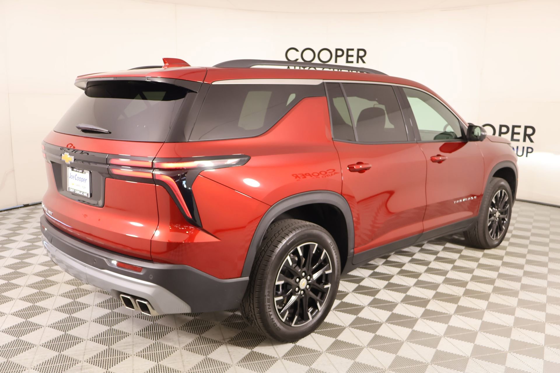 Used 2025 Chevrolet Traverse LT w/ Sun and Wheel Package image 21