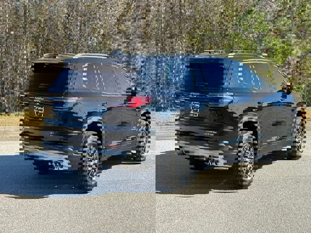 New 2026 GMC Acadia Elevation image 12