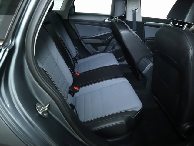 Used 2025 Volkswagen Jetta SE w/ Black Wheel Package image 31