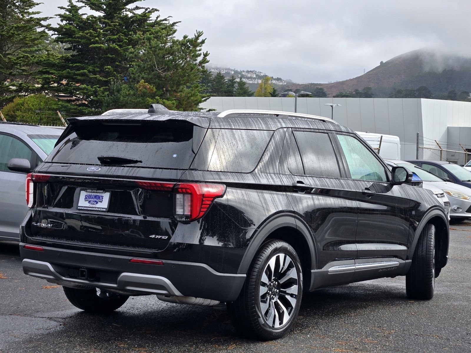 New 2026 Ford Explorer Platinum w/ LUX Leather Package AWD/4WD image 4