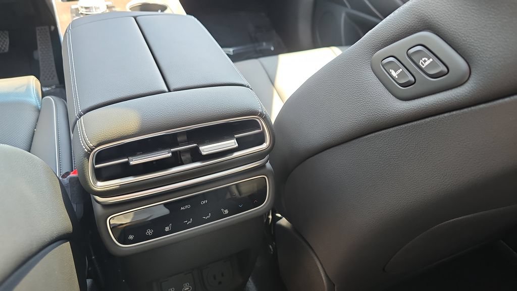 New 2026 Genesis GV80 2.5T Prestige AWD/4WD image 11