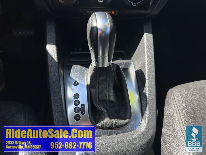 Used 2011 Volkswagen Jetta SE FWD image 19