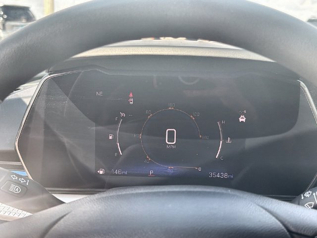 Used 2025 Chevrolet Trax LT FWD image 12