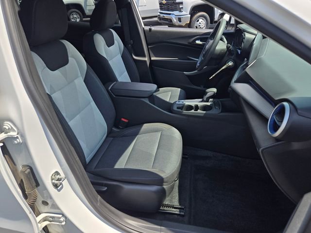 Used 2024 Chevrolet Trax LS w/ LS Convenience Package image 18