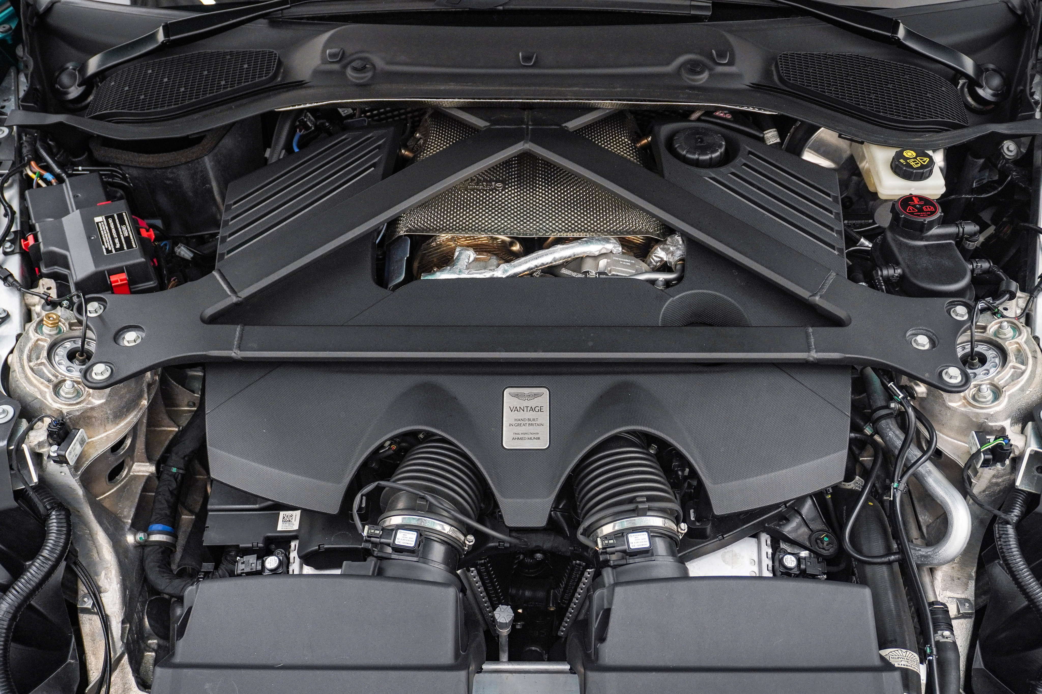Used 2025 Aston Martin V8 Vantage Coupe RWD image 34