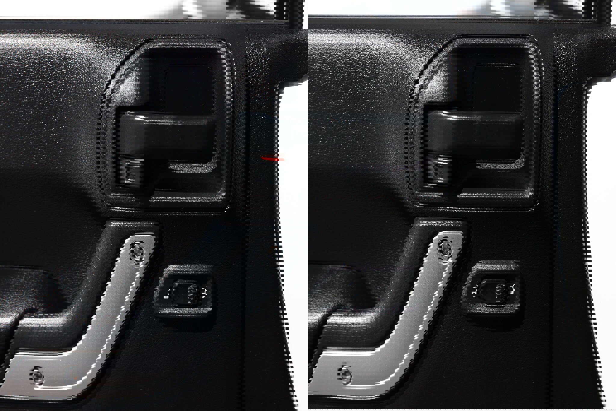 Used 2015 Jeep Wrangler Sahara w/ Connectivity Group image 43