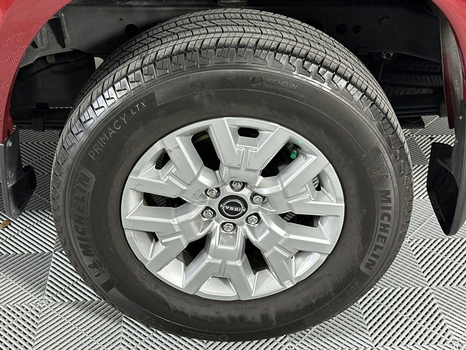 Used 2023 Nissan Frontier SV w/ Technology Package RWD image 10