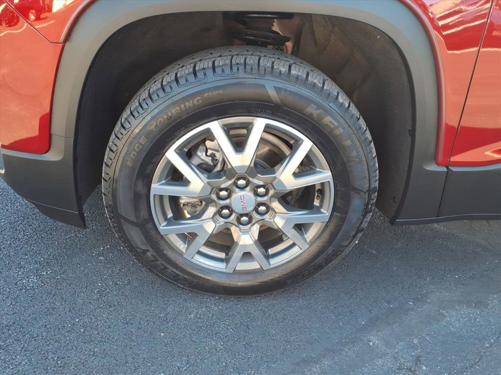 Used 2023 GMC Acadia SLE w/ Driver Convenience Package image 9