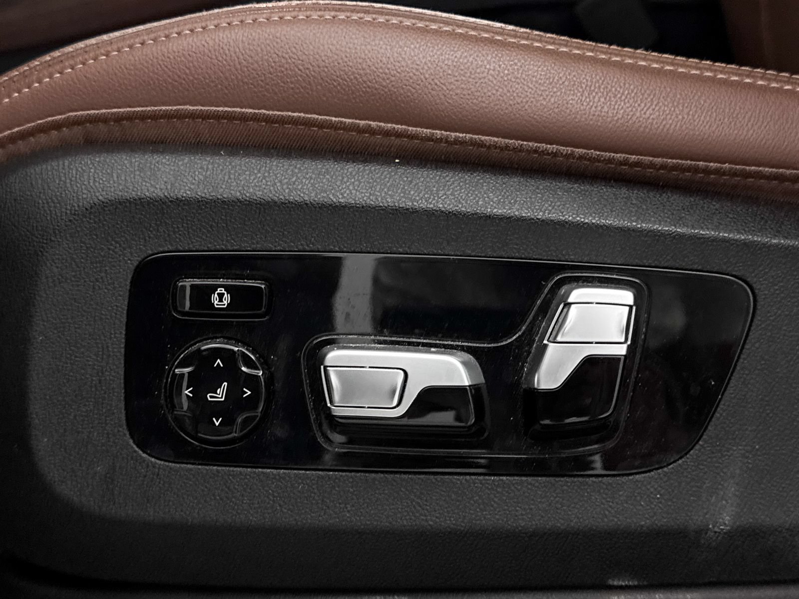 Used 2019 BMW X7 xDrive40i w/ Premium Package AWD/4WD image 29