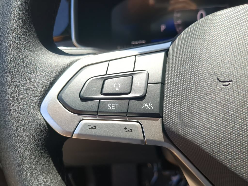 New 2026 Volkswagen Taos SE FWD image 26